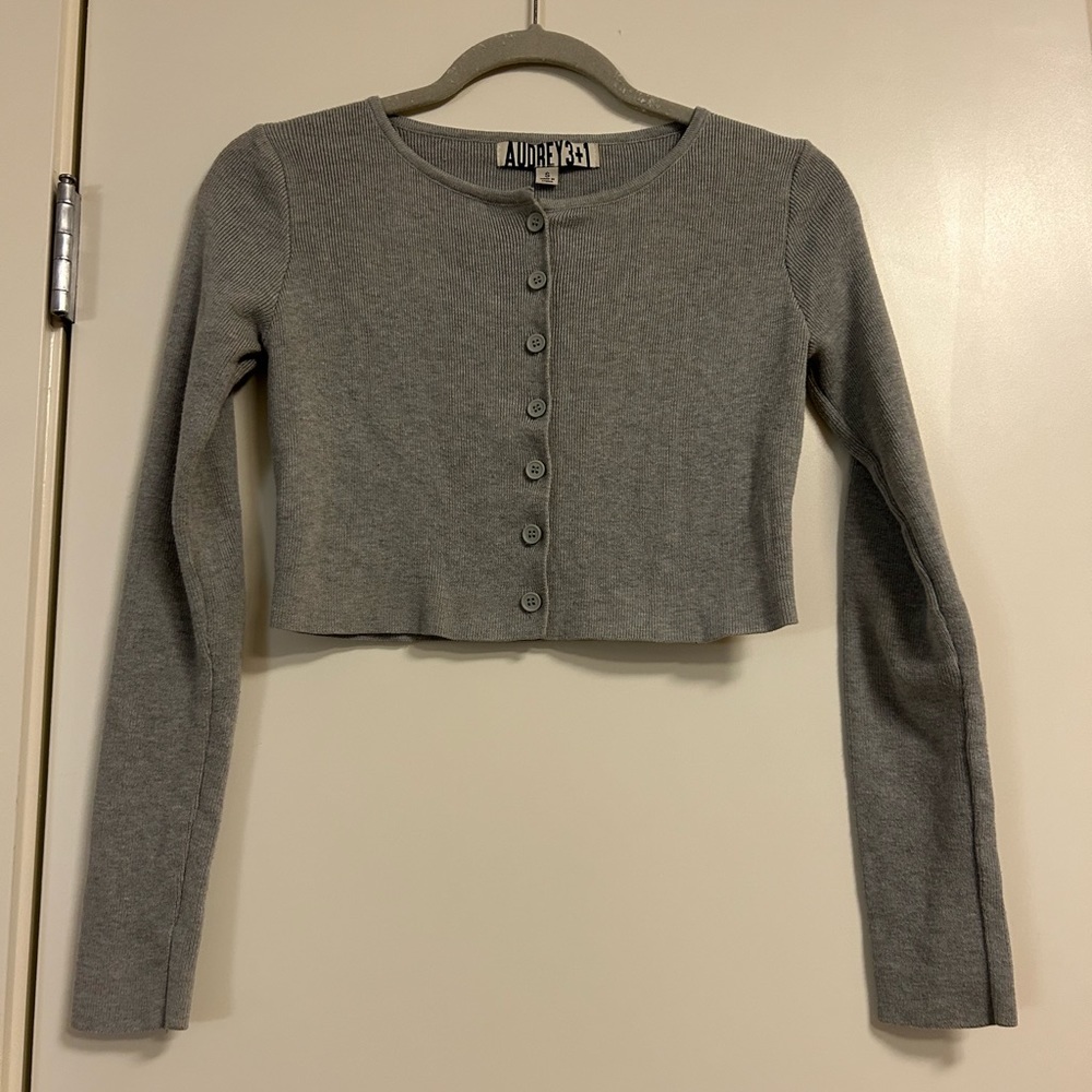 Audrey 3+1 gray cropped cardigan size small